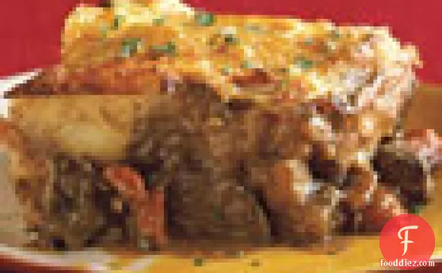 पार्सनिप टॉपिंग के साथ शेफर्ड पाई