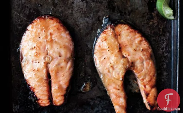 मिसो-ग्लेज़ेड सैल्मन स्टेक