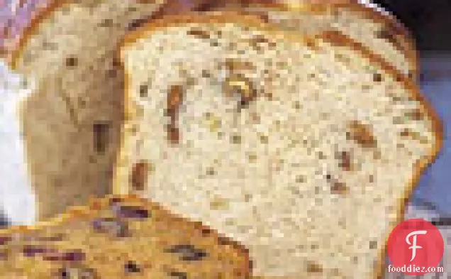शेकर-शैली अखरोट और दौनी पाव रोटी