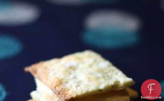 Homemade Rosemary Saltine Crackers