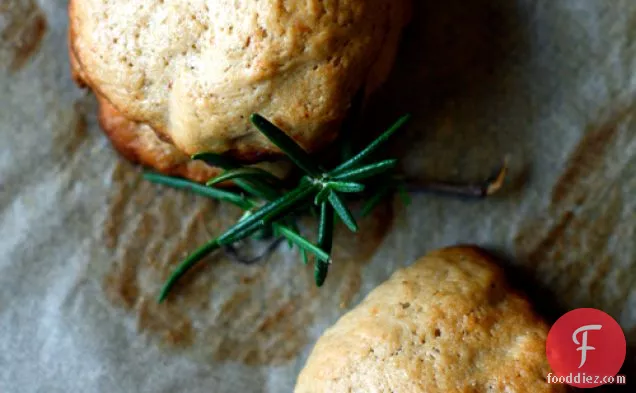 Olive Oil Cookies With Rosemary & Red Wine