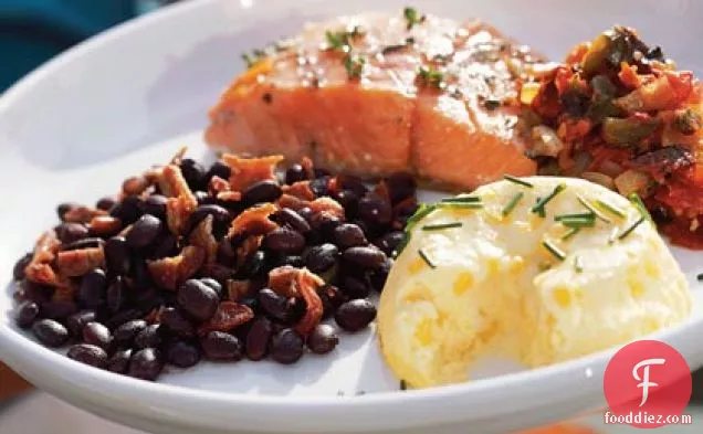 जले हुए टमाटर साल्सा के साथ ग्रील्ड सामन