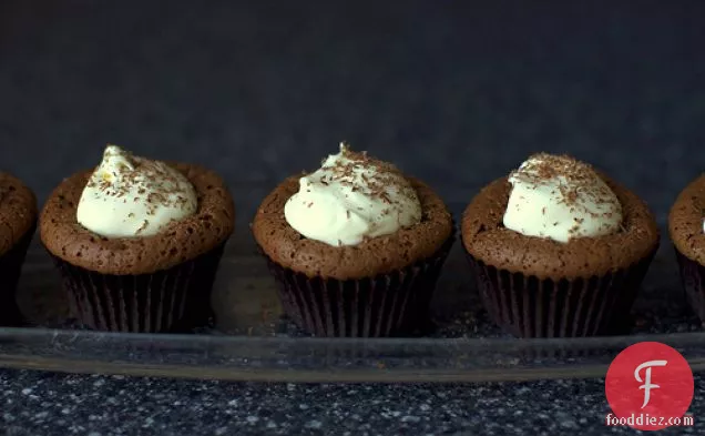 Chocolate Soufflé Cupcakes With Mint Cream