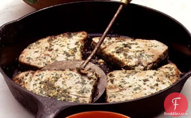 ओपन-फेस टूना निकोइस सैंडविच