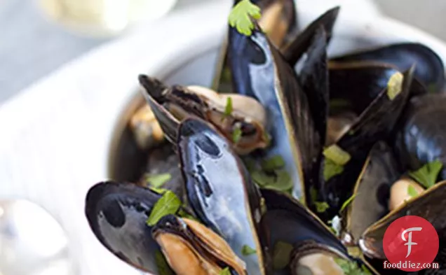 Mussels With White Wine And Herbs