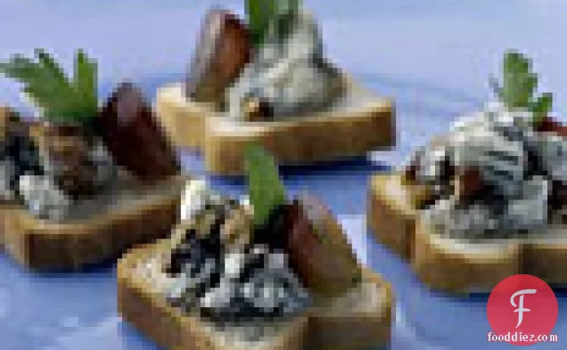 Blue Cheese Canapes with Pecans and Grapes