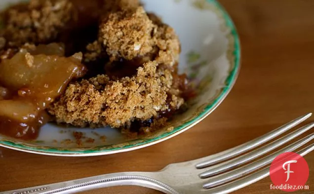 Sit And Stay Awhile Apple Crisp