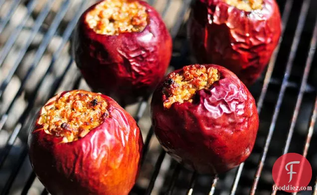 Grilling: Sausage-stuffed Apples