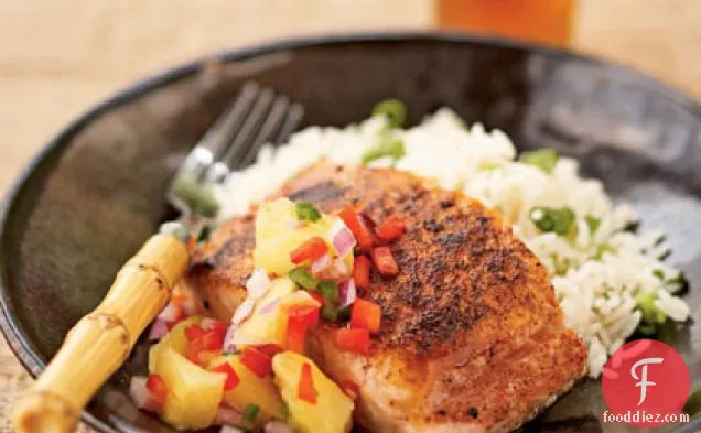 अनानास के साथ पैन-सियर सामन-जलापेनो स्वाद