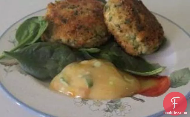Fresh Salmon Cakes With Apricot Remoulade