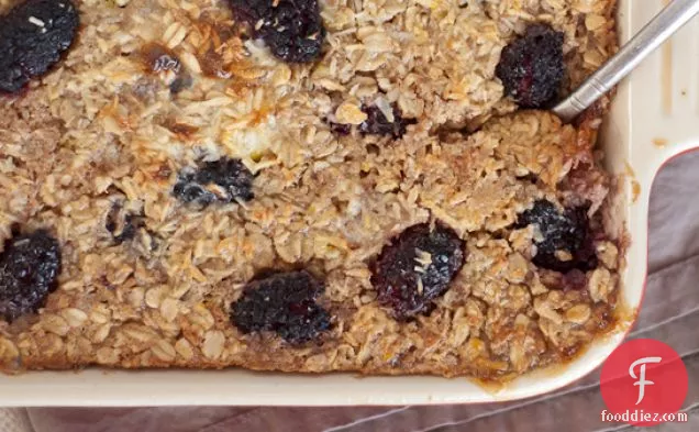 Baked Oatmeal With Blackberries, Coconut And Banana