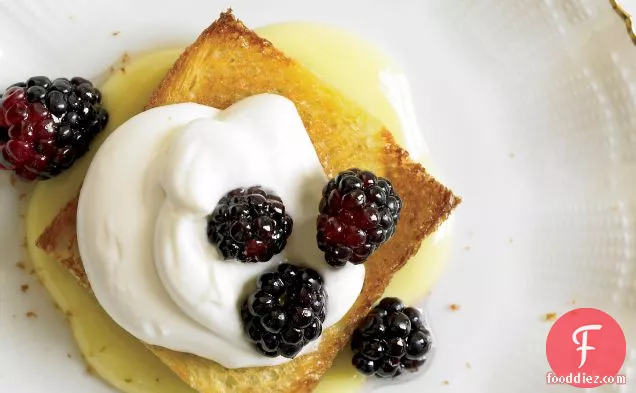 Blackberries with Lemon Cream and Toasted Brioche