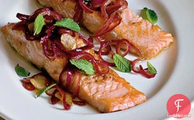Salmon With Sweet & Sour Red Onions