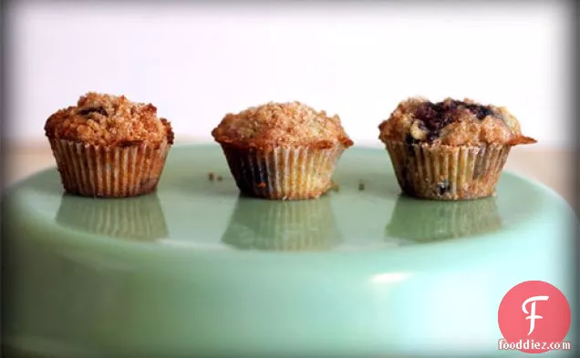 Blueberry Muffins With Cinnamon Crisp Topping