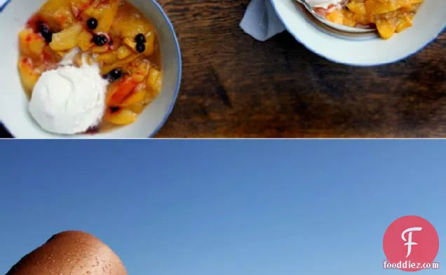 उमस भरे गर्मियों आड़ू और क्रीम