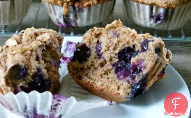 blueberry spelt muffins with flax