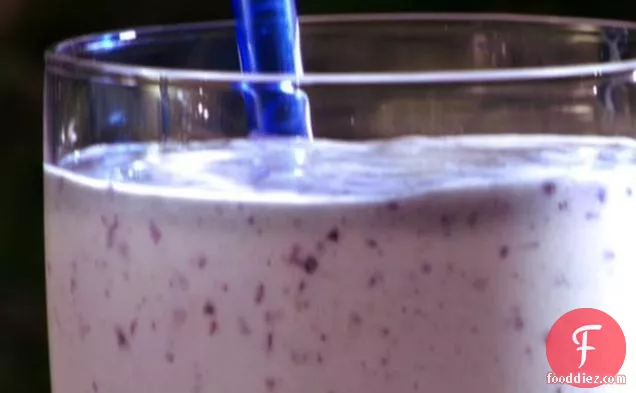 Blueberry-Rum Milkshake