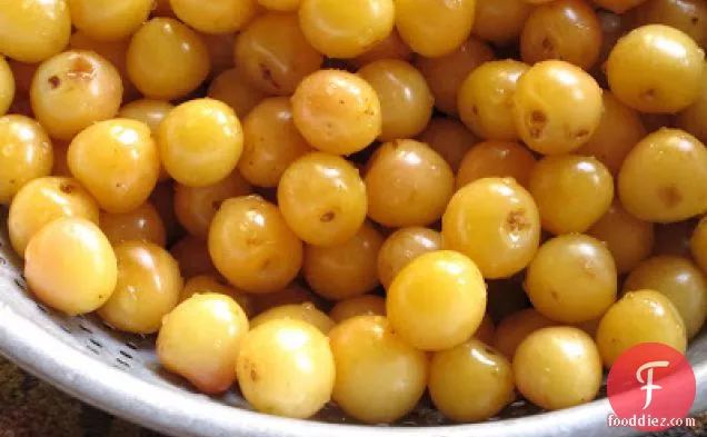 पीला चेरी जाम