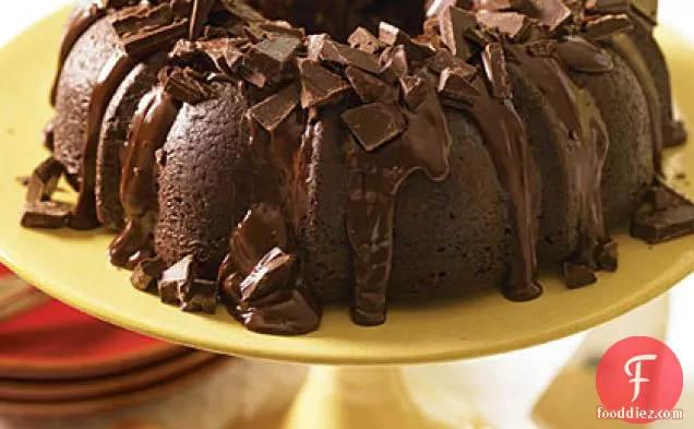 डार्क चॉकलेट चंक चेरी केक