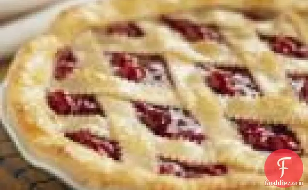Old-fashioned Latticed Cherry Pie