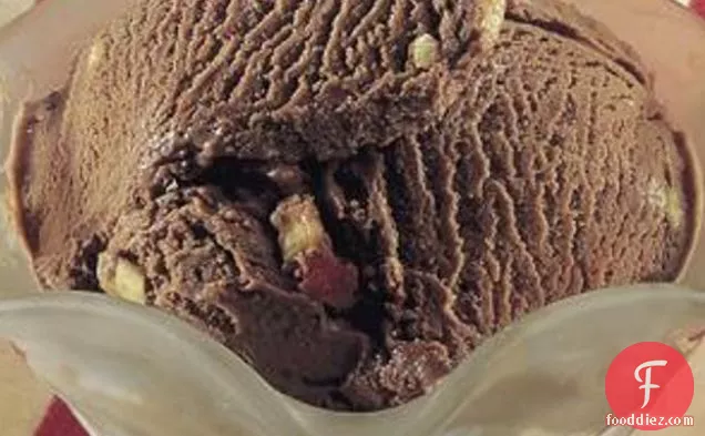 चॉकलेट चेरी-बादाम आइसक्रीम