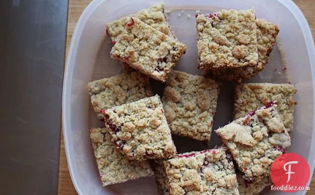Cranberry Crumb Bars With Mulling Spices