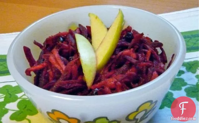 Healthy and Delicious: Shredded Beet, Apple, and Currant Salad with Apple Vinaigrette