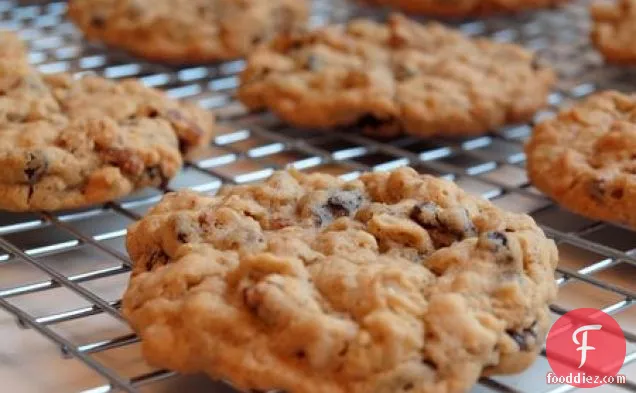 Oatmeal Brown Sugar Cookies With Raisins & Pecans