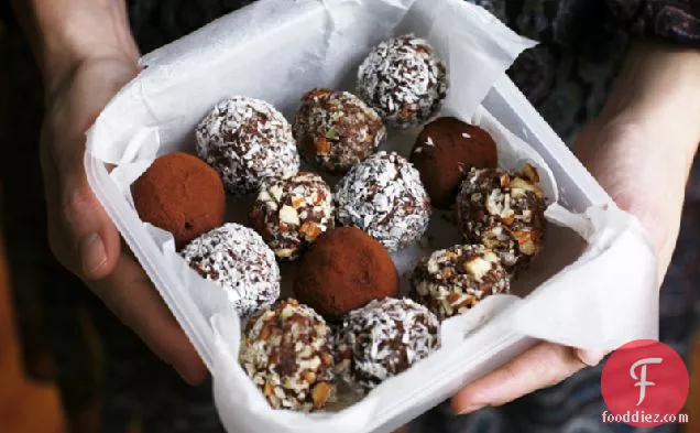 Seven Minute Choco-almond Truffles