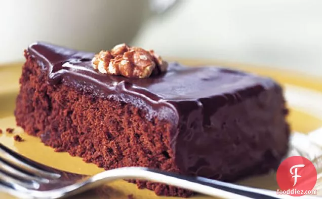 चॉकलेट-अखरोट केक