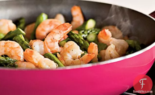 ग्रेमोलटा के साथ सौतेले शतावरी और झींगा