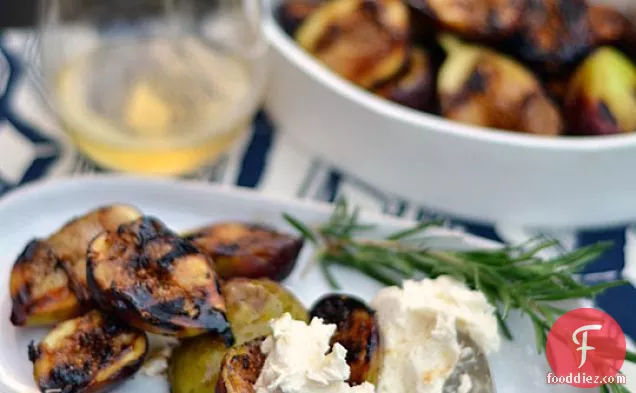 Grilled Figs With Honeyed Mascarpone