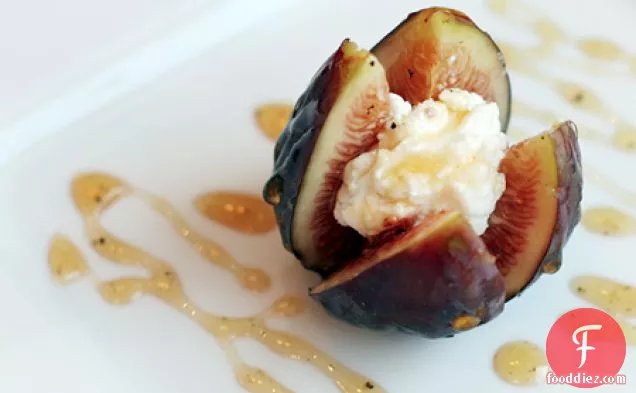 Fresh Figs With Goat Cheese And Peppered Honey