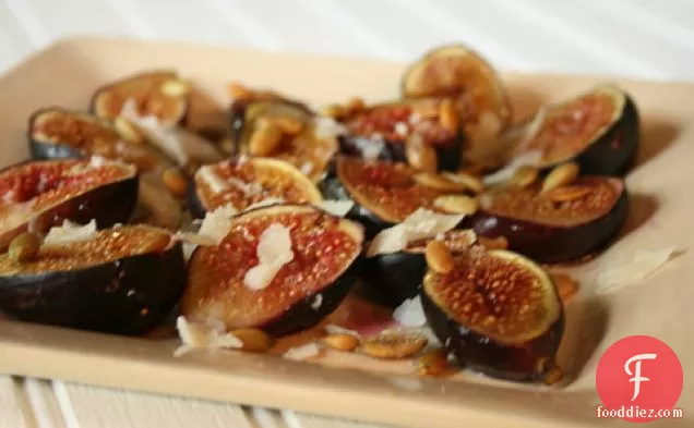 Roasted Figs With Honey And Pepitas