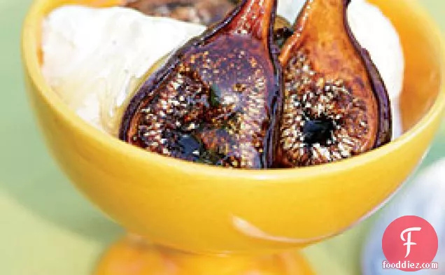 Grilled Fresh Figs With Ice Cream & Honey