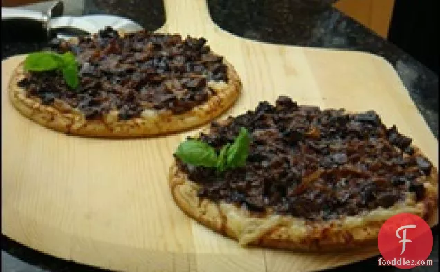 Cooking with soft spreads: Caramelized Onion & Fig Mini Pizzas