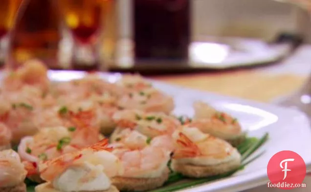 Shrimp with Horseradish Canapes