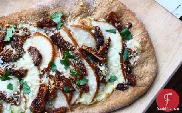 White Pizza With Sweet Pears And Balsamic-glazed Figs