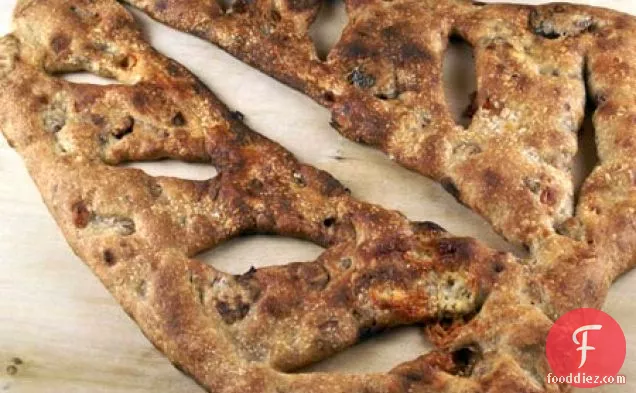 Gorgonzola Fougasse With Figs And Pecans