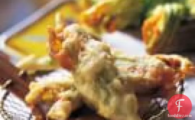 फ्राइड स्टफ्ड तोरी फूल (फियोरी डि ज़ुक्का फ्रिट्टी)