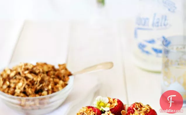 Granola Stuffed Strawberries