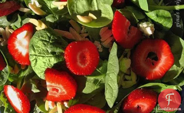 Mixed Baby Green Salad With Strawberries