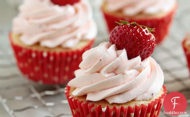 Easy Strawberry Cupcakes