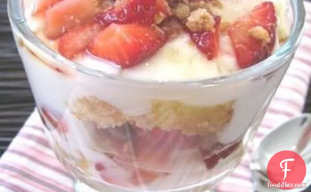Honeyed Strawberry Shortcake Yogurt Parfaits