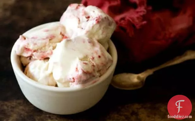 Strawberry Ice Cream With Guajillo