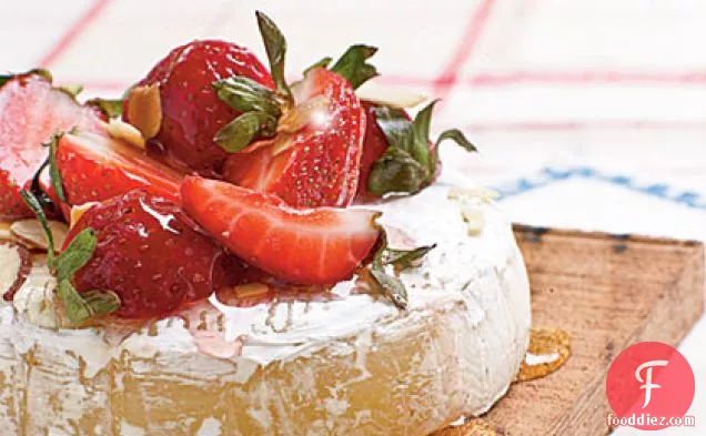 Brie with Strawberries and Honey