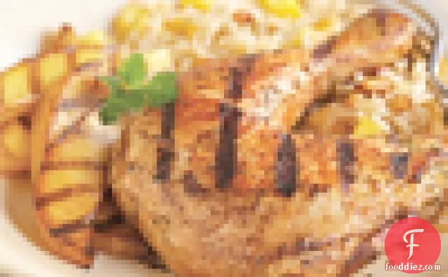 ग्रिल्ड तंदूरी - स्टाइल चिकन और मैंगो जैस्मीन राइस के साथ आम