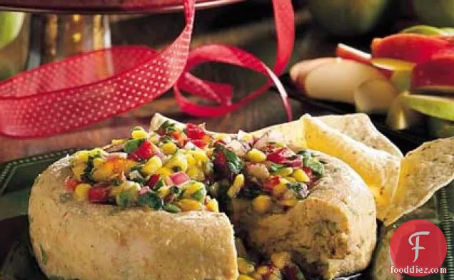 स्मोकी ग्रीन चिली-एवोकैडो के साथ चेडर चीज़-मैंगो सालसा