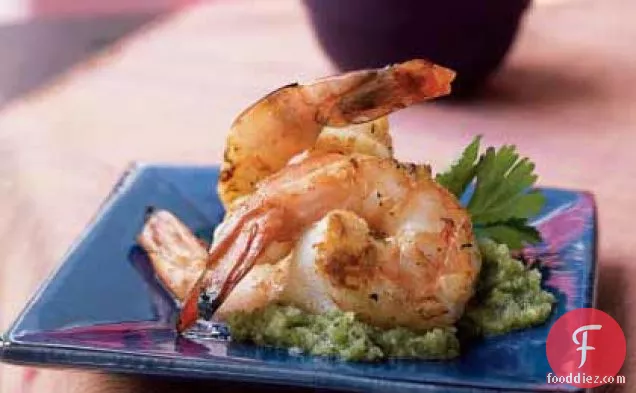 धनिया-नारियल की चटनी के साथ काली मिर्च झींगा