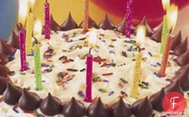 हर्षे के चुंबन जन्मदिन का केक